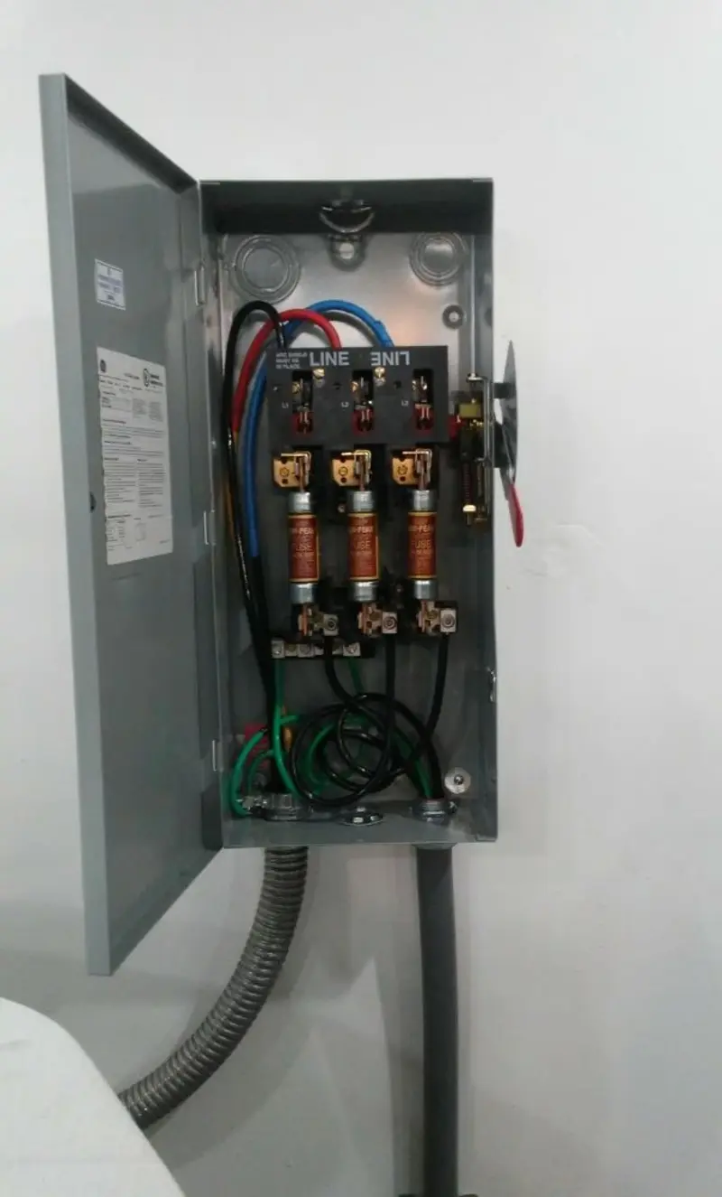 Three-phase disconnect switch installed for Electrical Wiring & Rewiring in Signal Mountain