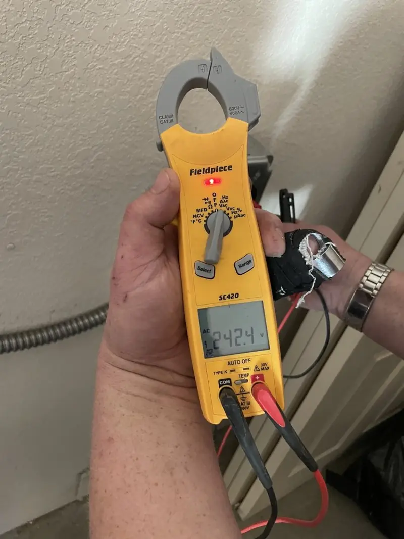 Voltage testing with clamp meter during Generator Installation in Signal Mountain